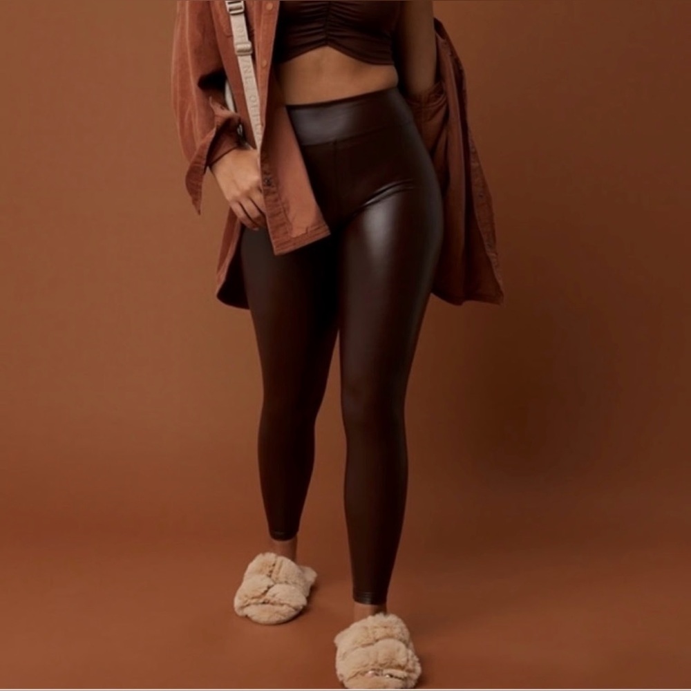 NEW! Offline by Aerie Real Luxe Faux Leather Leggings Size M in Chocolate